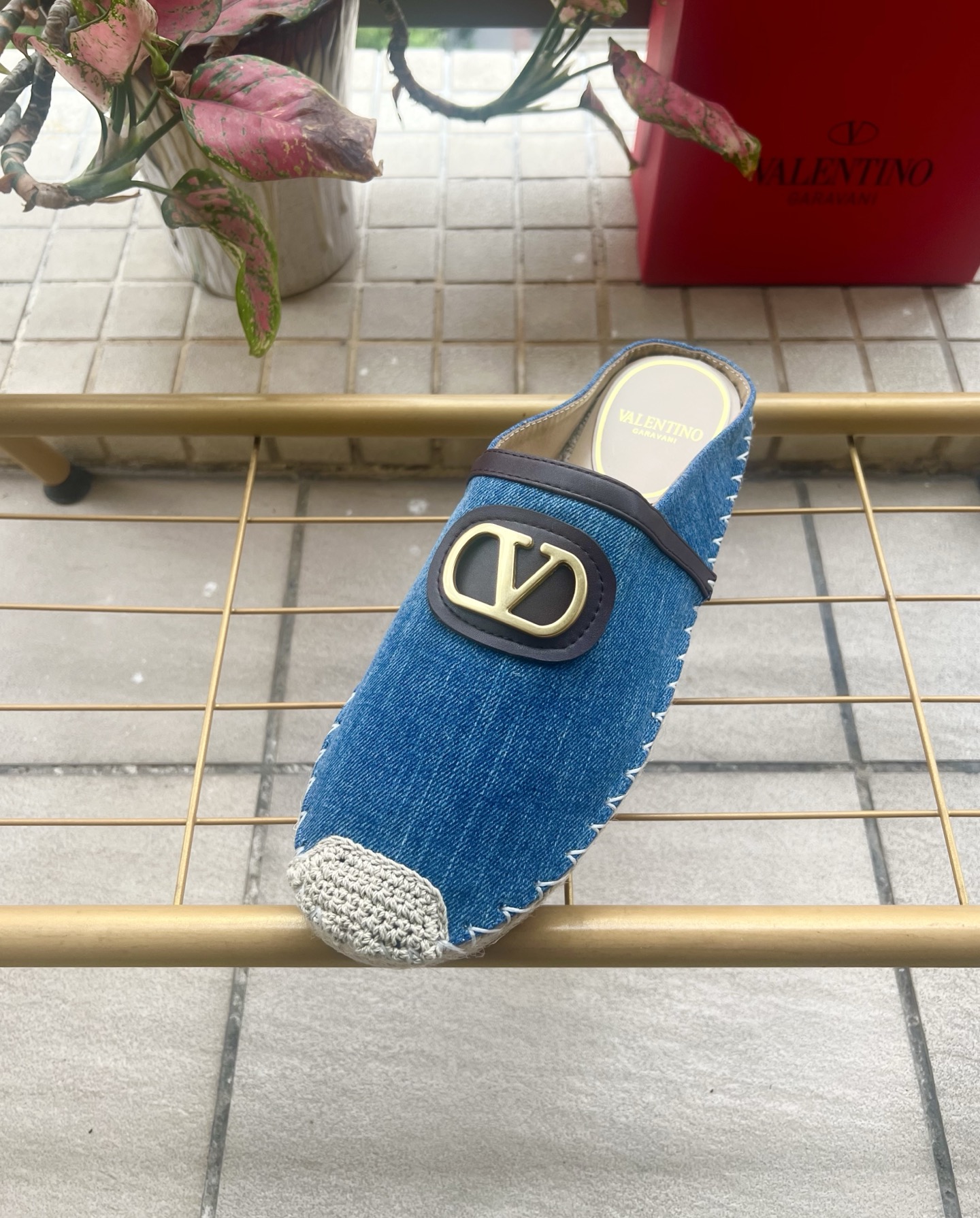 Valentino Mules