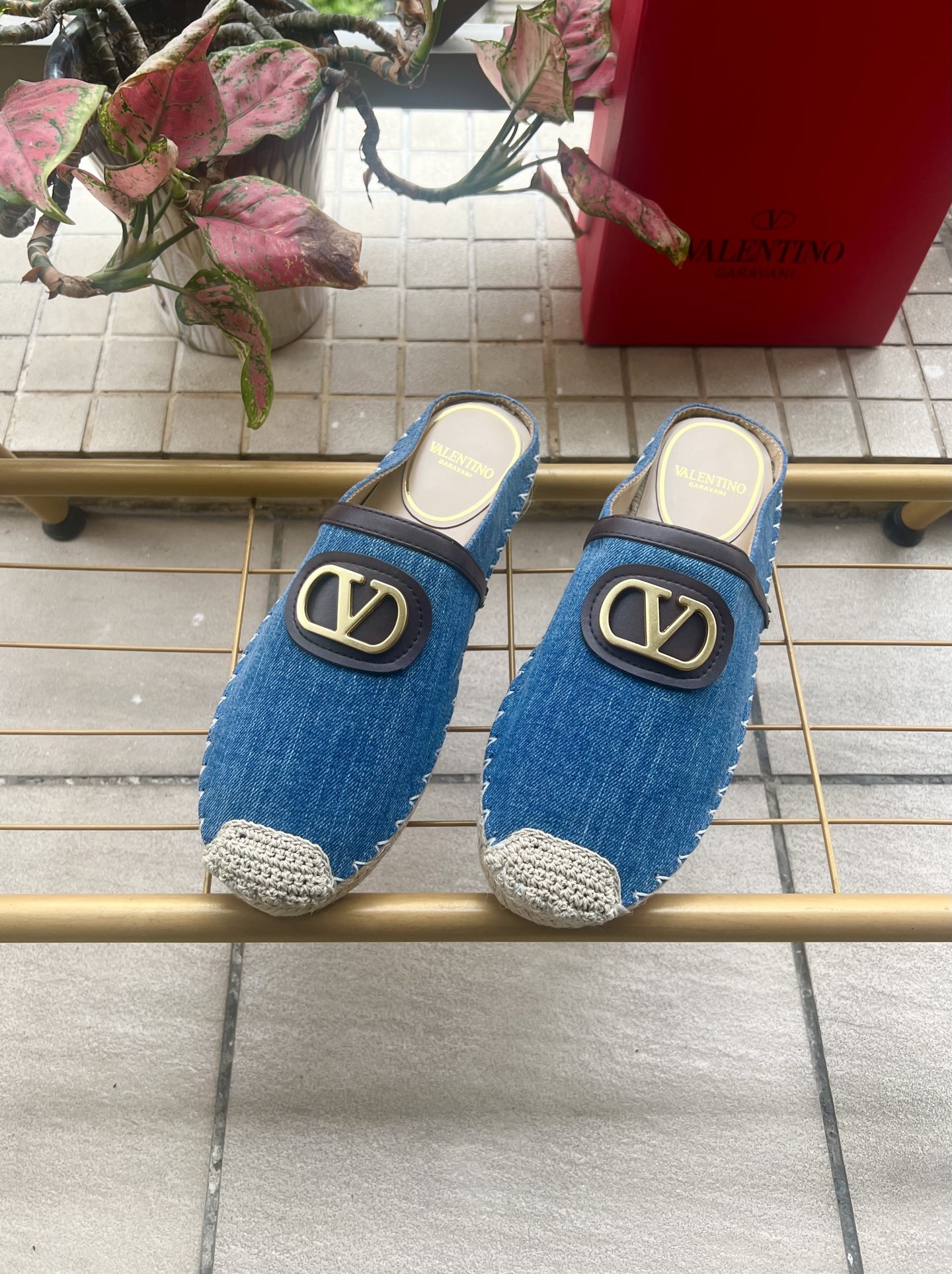 Valentino Mules