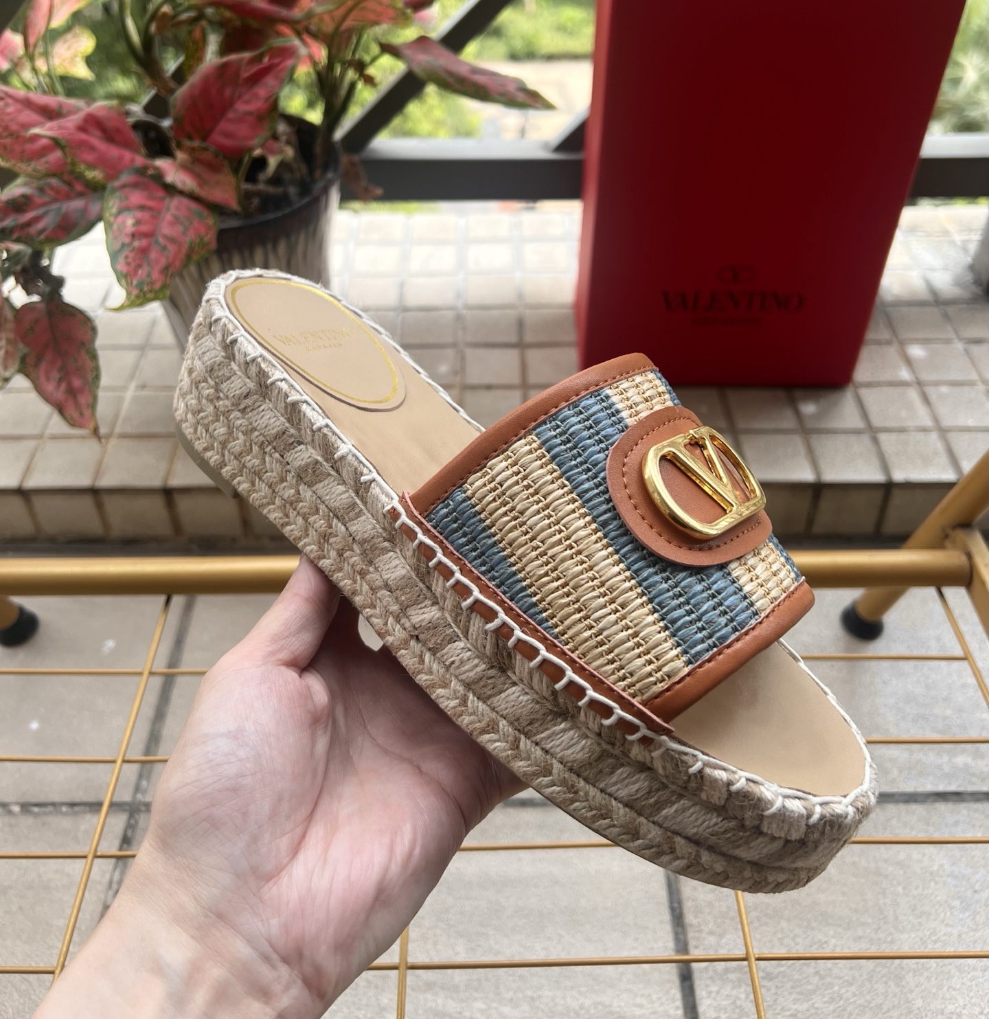 Valentino Mules