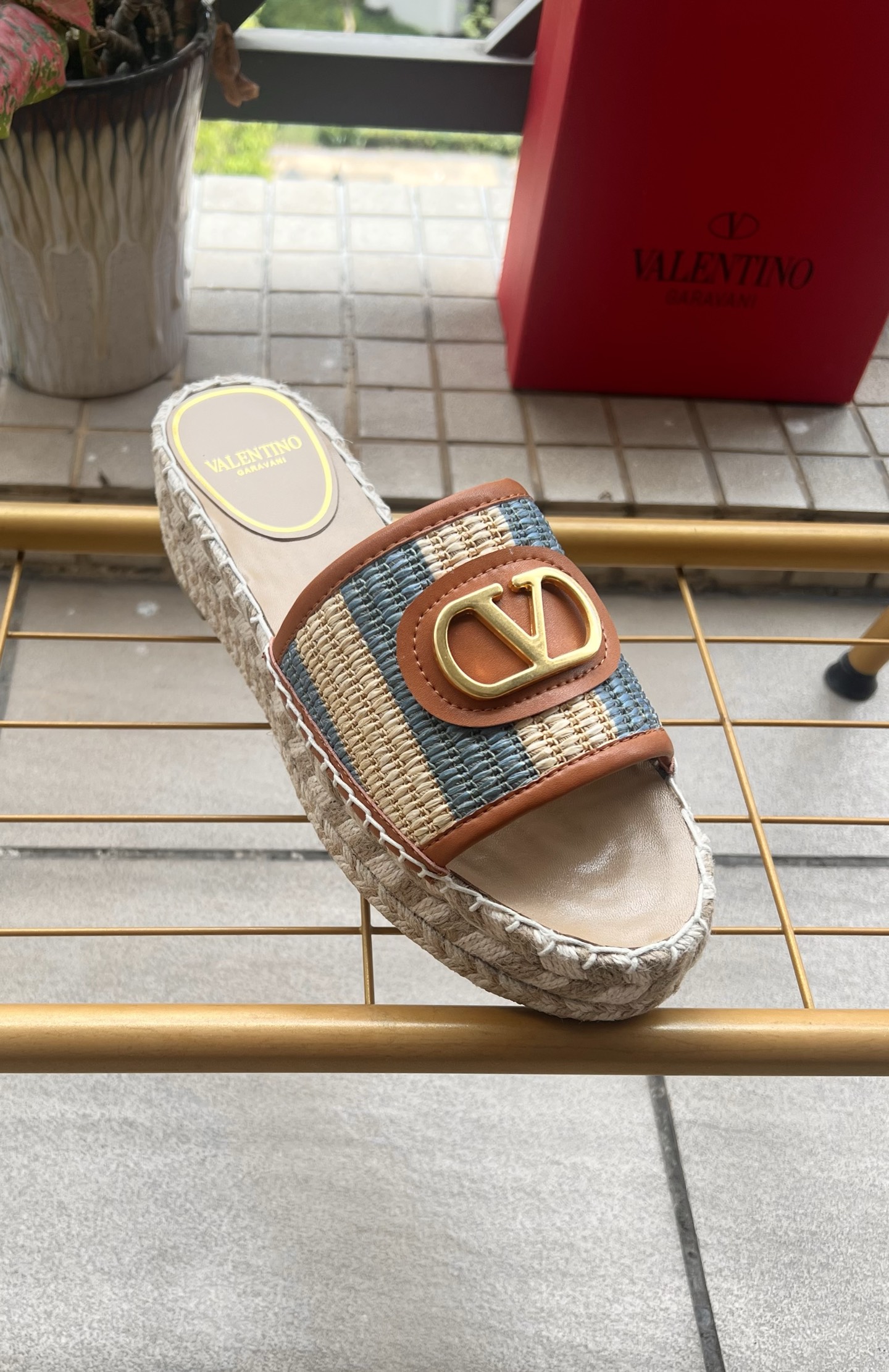 Valentino Mules