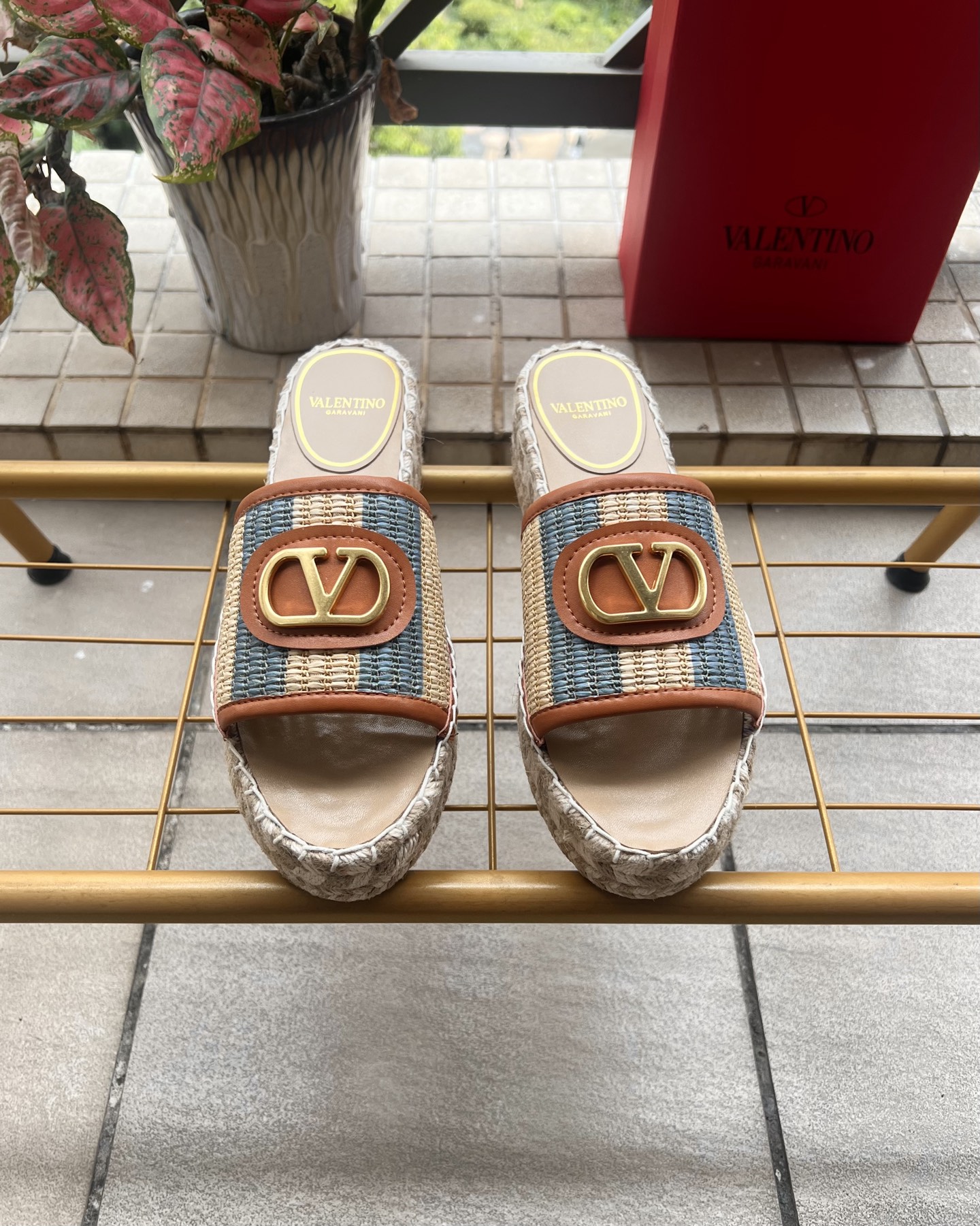 Valentino Mules