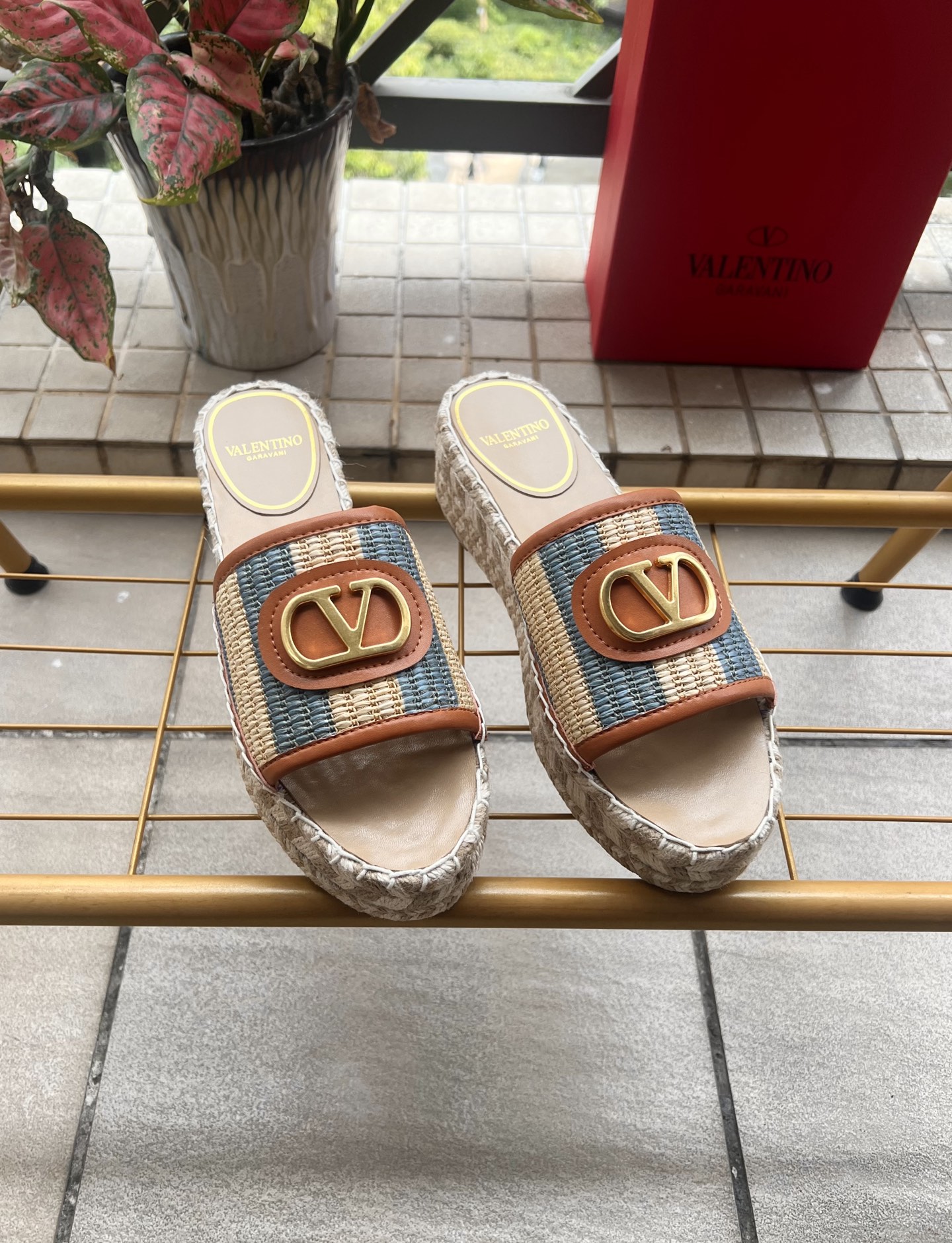 Valentino Mules