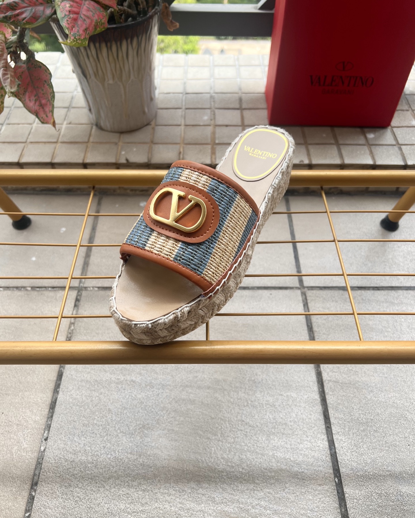 Valentino Mules