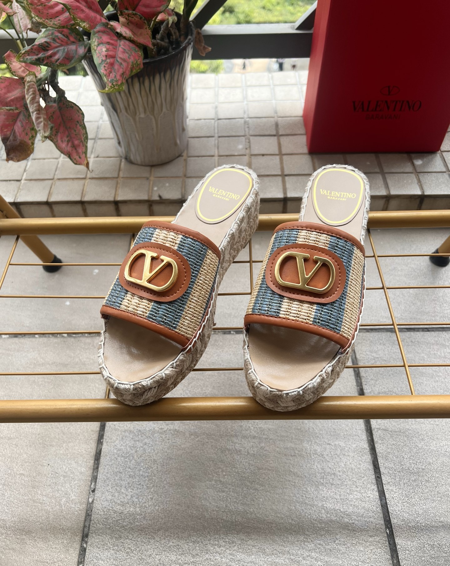 Valentino Mules