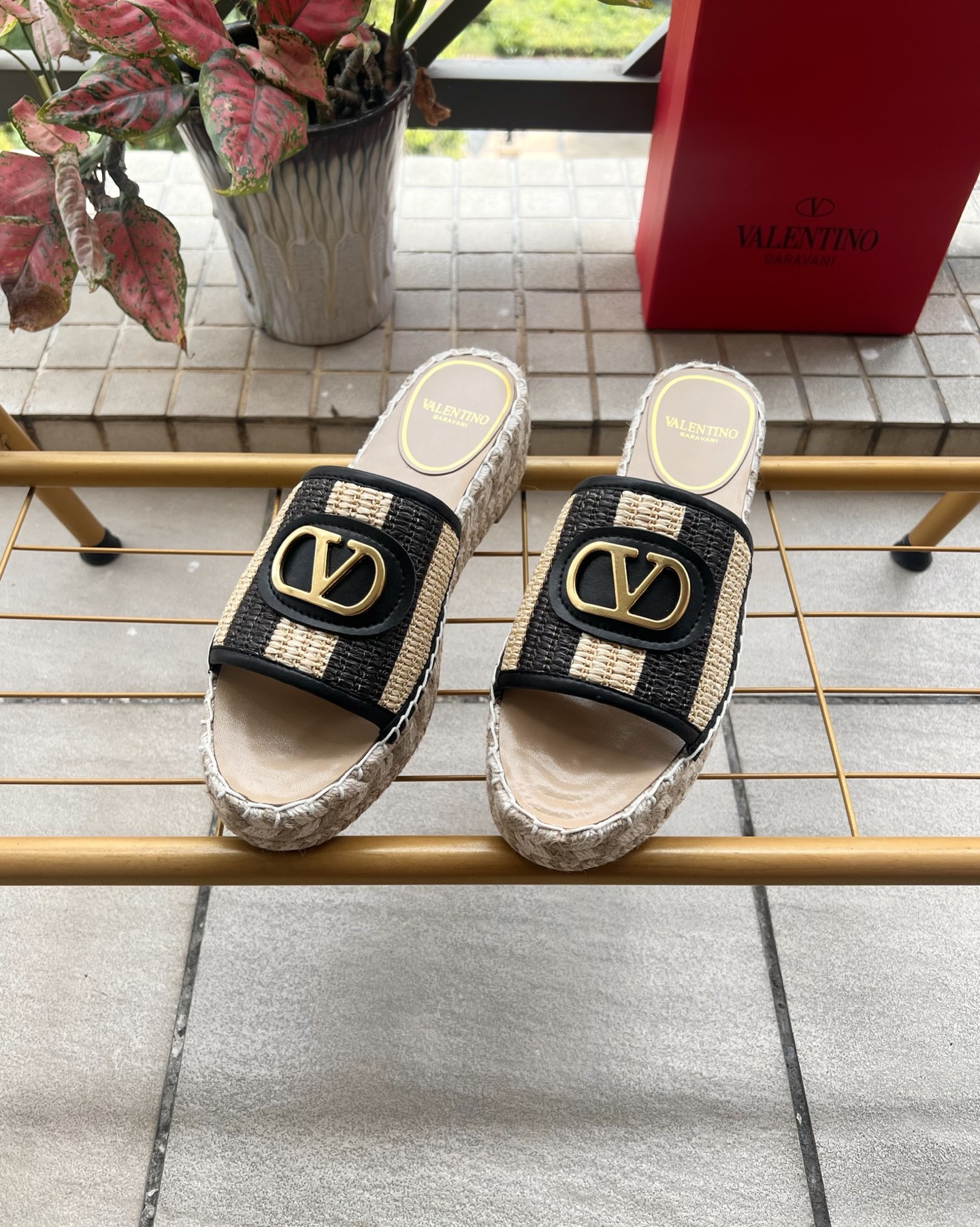 Valentino Mules