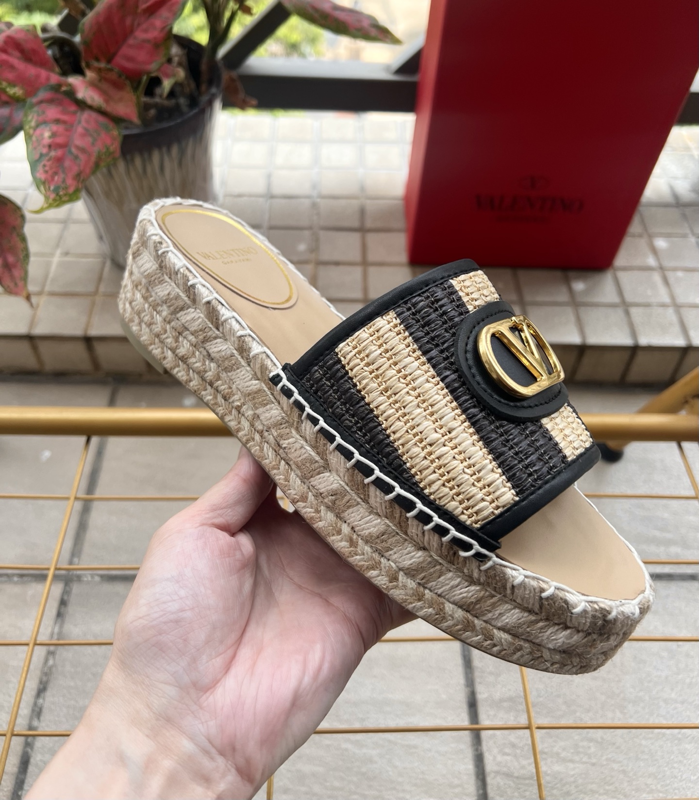 Valentino Mules