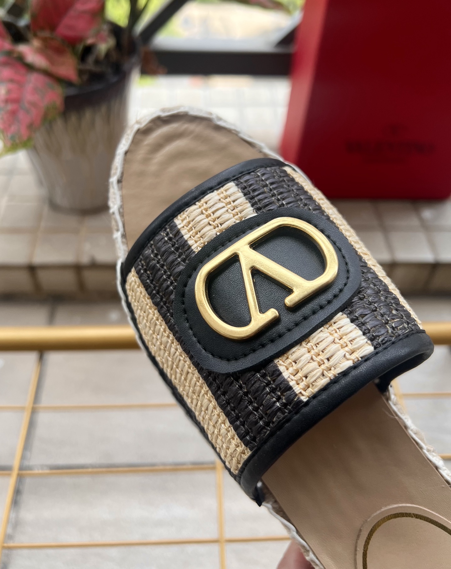 Valentino Mules