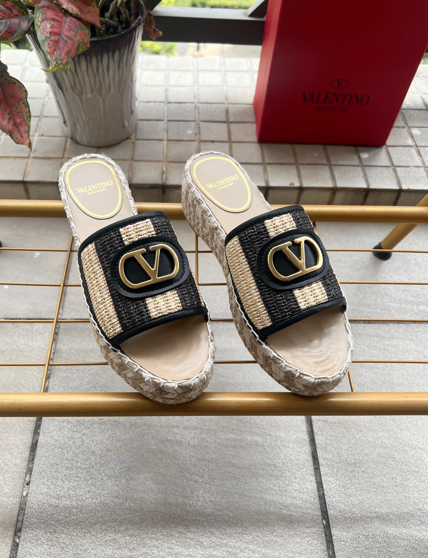 Valentino Mules