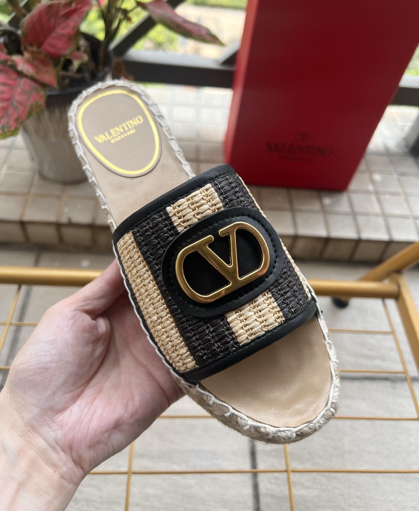 Valentino Mules