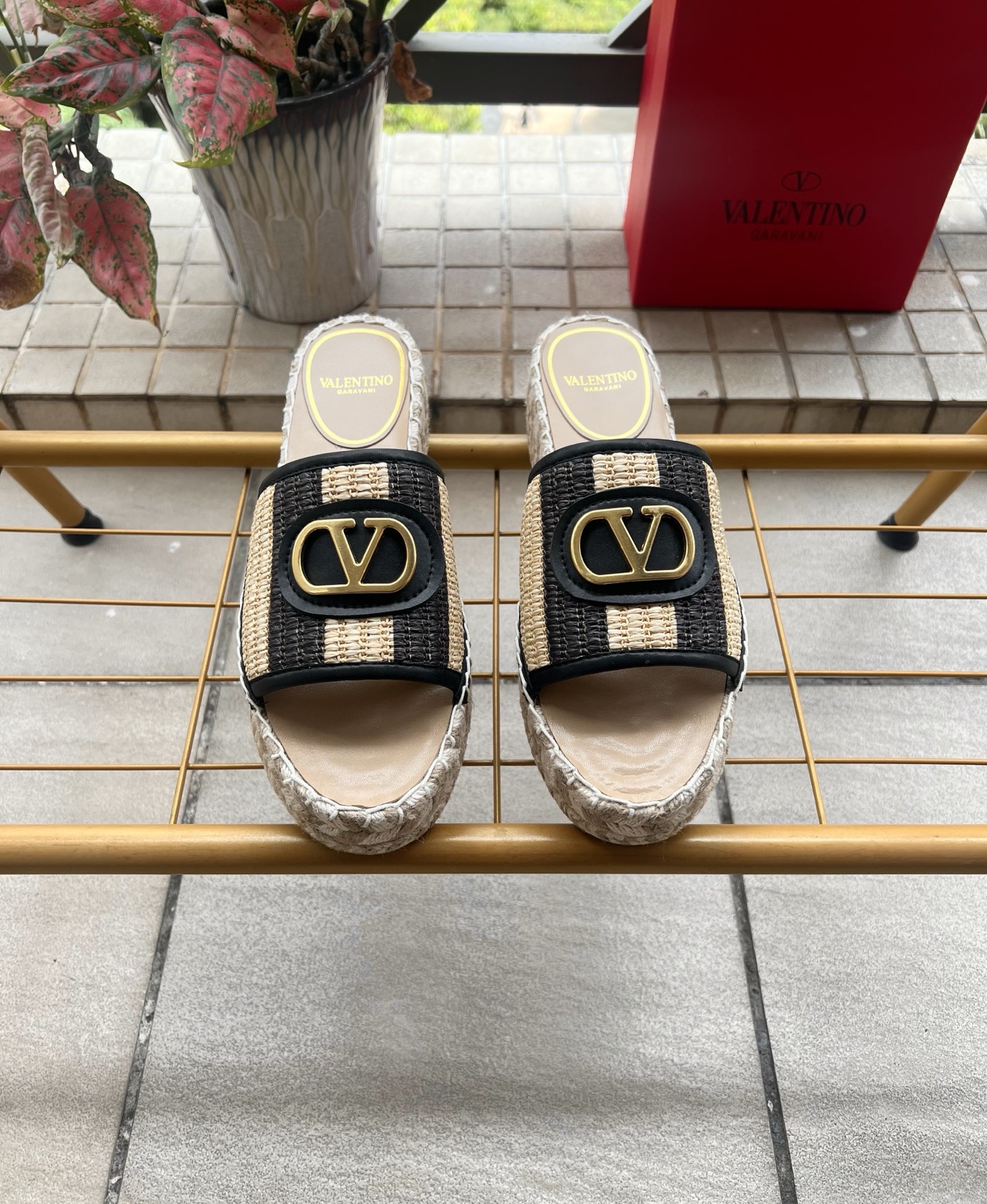 Valentino Mules