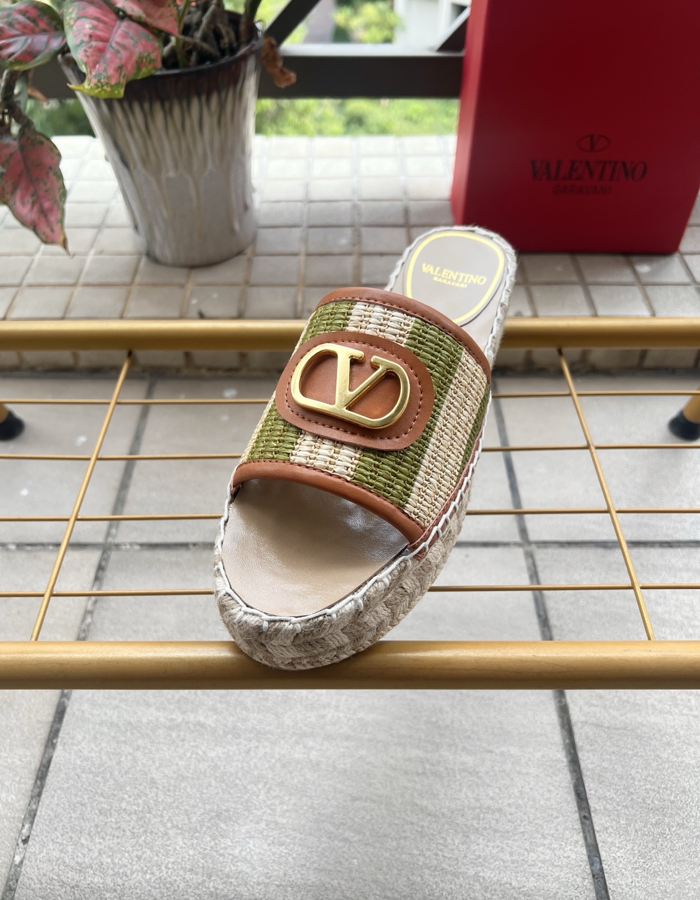 Valentino Mules