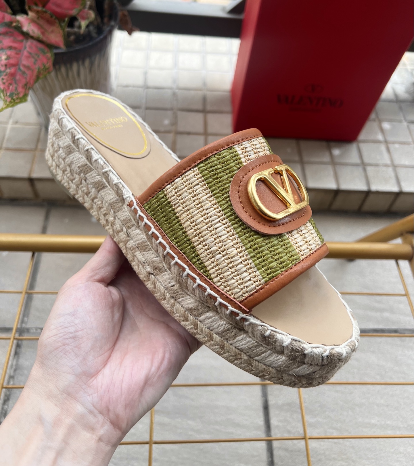 Valentino Mules