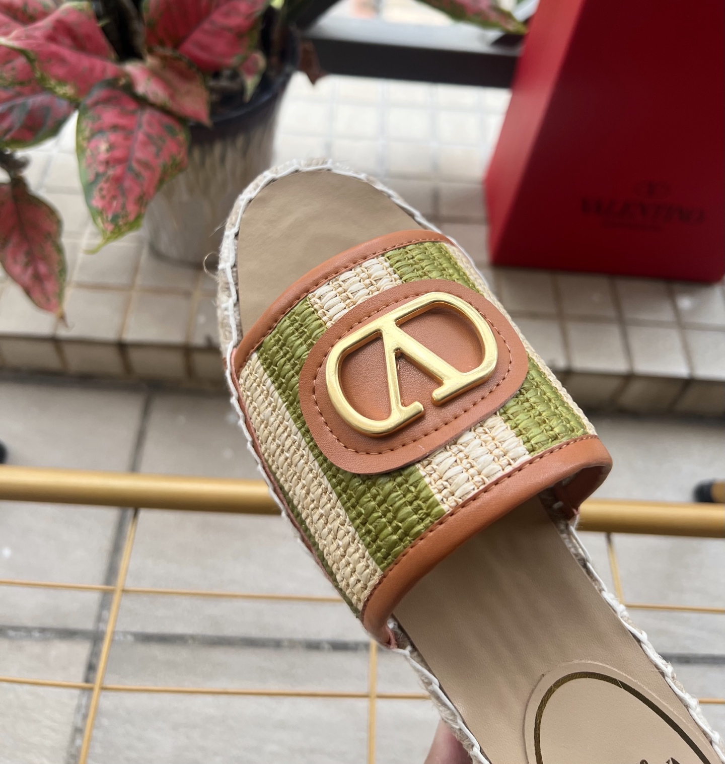 Valentino Mules