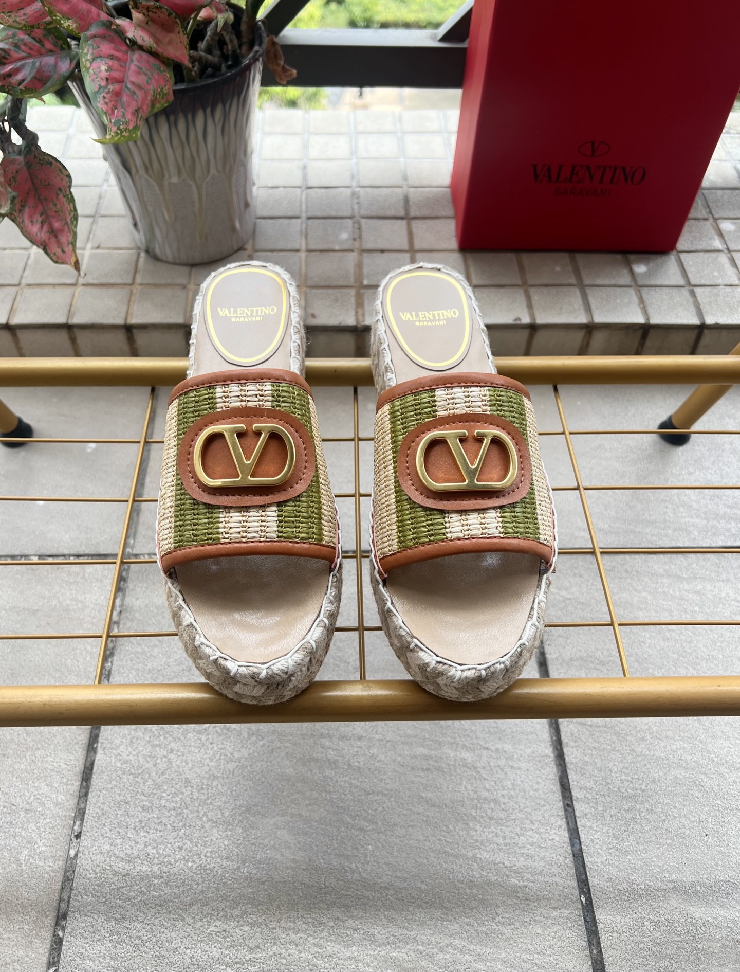 Valentino Mules