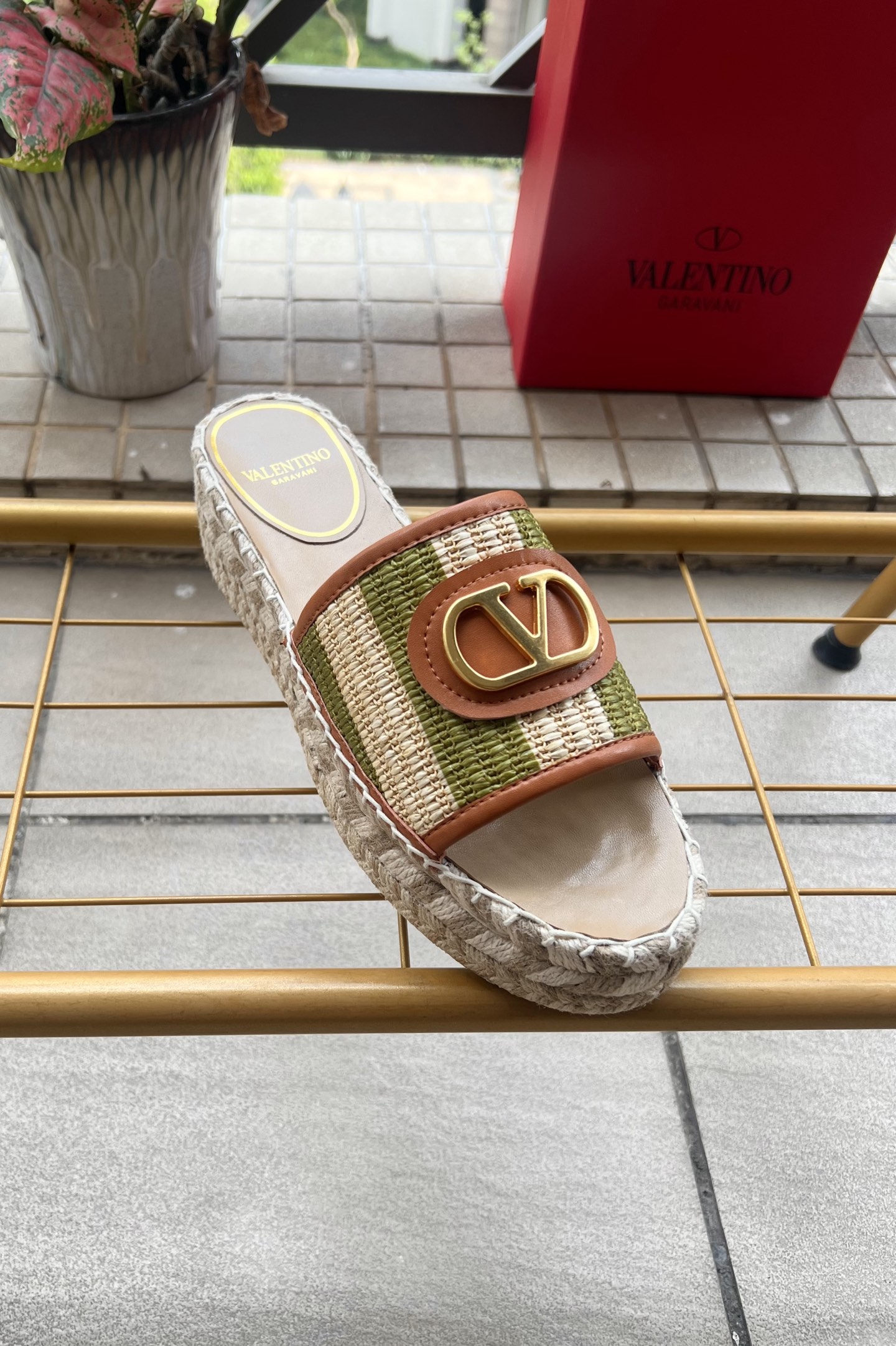 Valentino Mules