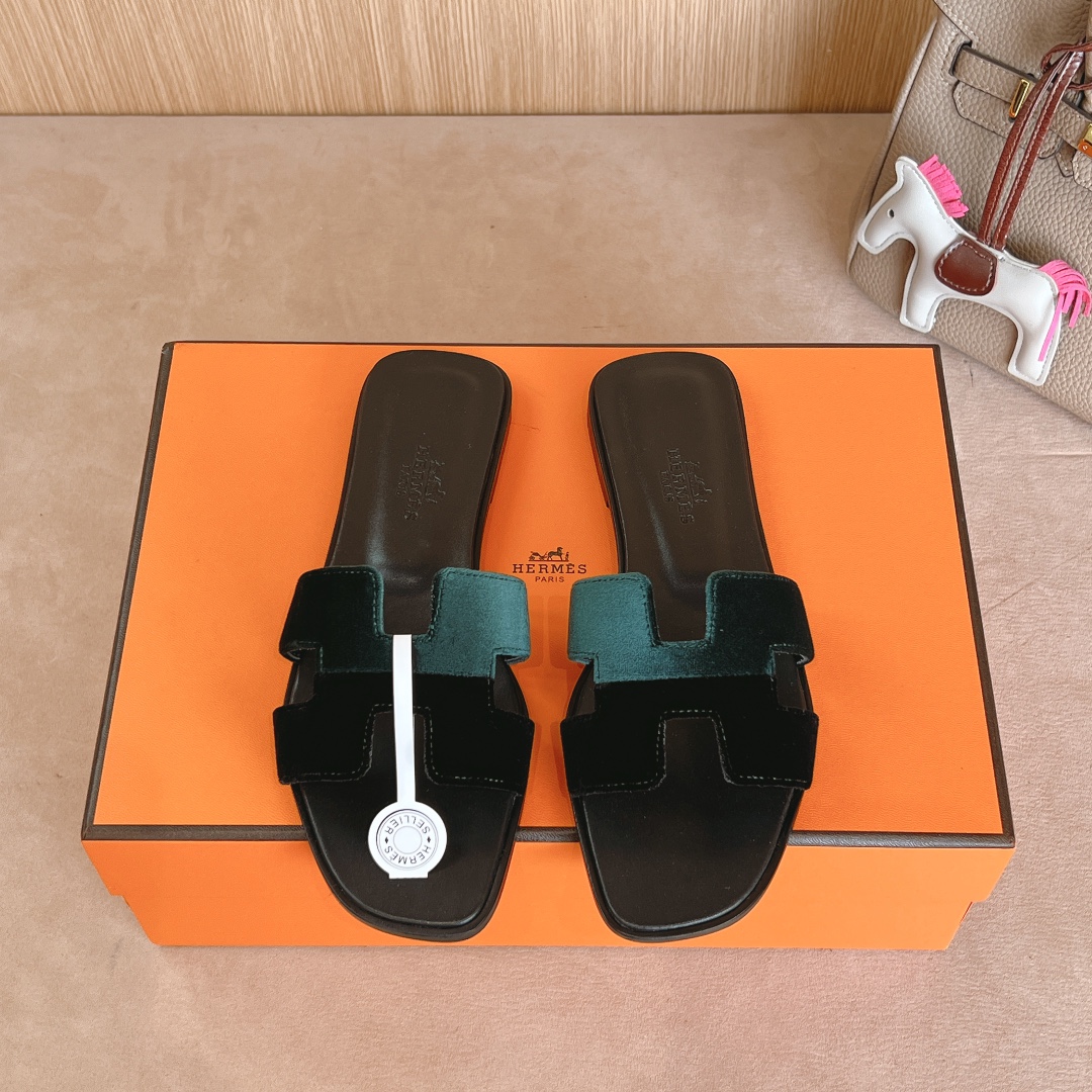 NO:240487,Hermes H slippers Oran sandals series——————————————————————————————————————————————————————————————————————————————————————————————————————————————————————————————————————————————————————————————————————————————————————————————————————————————————————————————————————————————————————————————————————————————————————————————————————————————————————————————————————————————————————————————————————————————————————————————————————————————————————————————————————————————————————————————————————————————————————————————————————————————————19860909Hermes 爱马仕H拖鞋Oran凉鞋系列———————————时尚又百搭 超级舒服 每个细节都做到极致 原版丝绒面料 原版1:1独家私模鞋面/原版真皮沿条大底  包装: 每对鞋均配有两条H家系列丝巾 SIZE34~42（34.40.41.42定制不退不换）,拖鞋,hermes,hermes,sandals,slippers,Women's Shoes