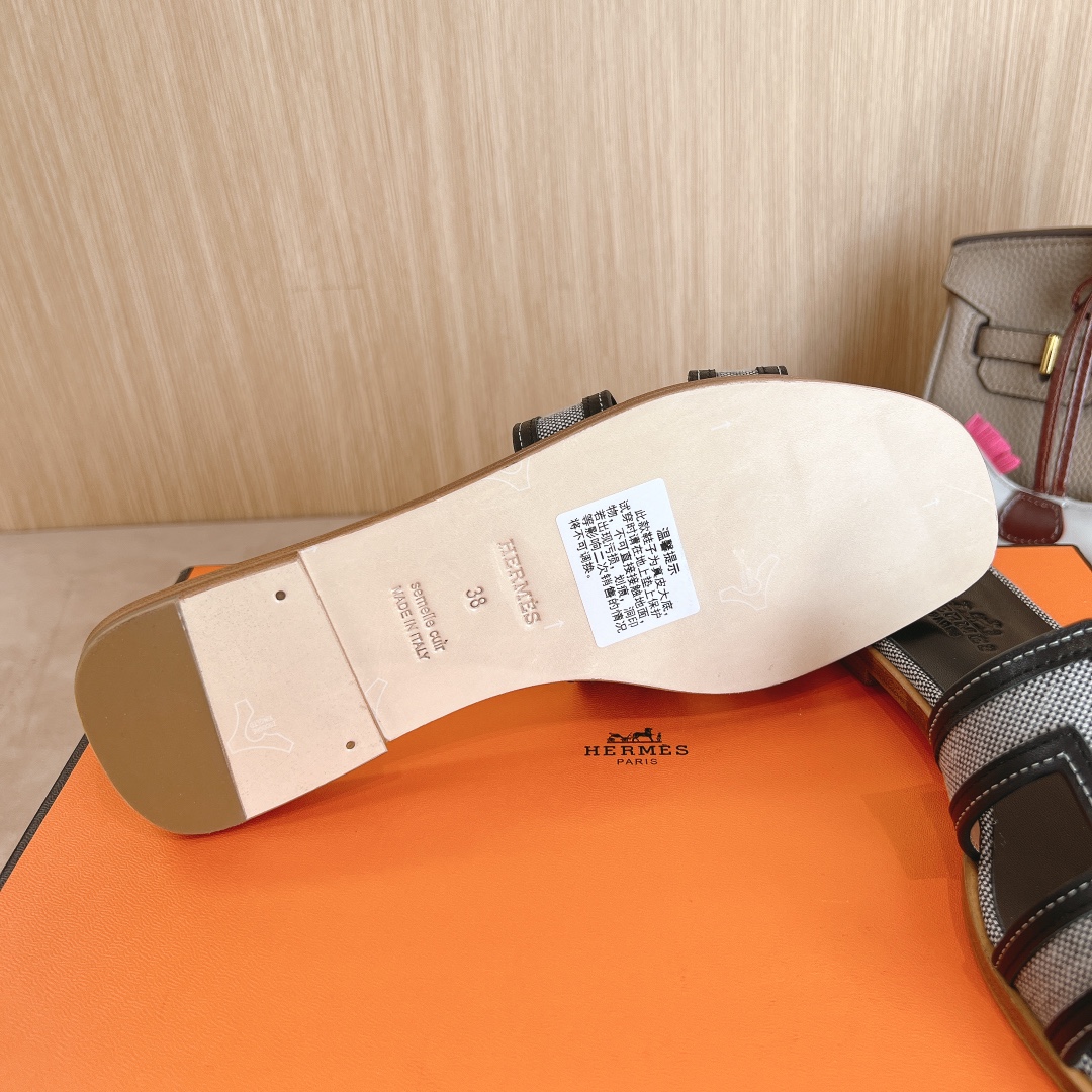 Hermes Oasis Sandal: Stylish, Comfortable, New Color H-Strap Leather Slide 10 i1726309799 105 2