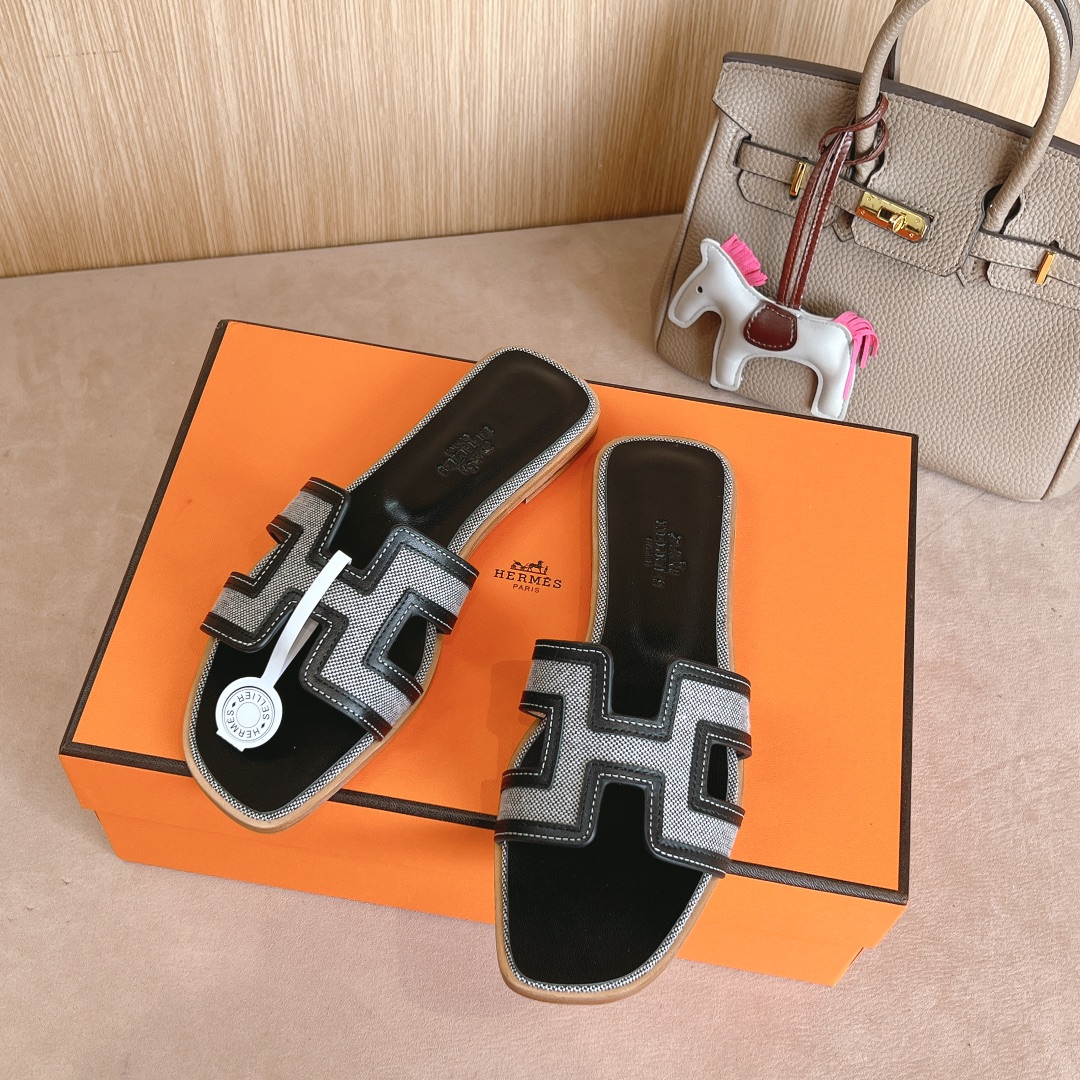 Hermes Oasis Sandal: Stylish, Comfortable, New Color H-Strap Leather Slide 4 i1726309799 9975 0