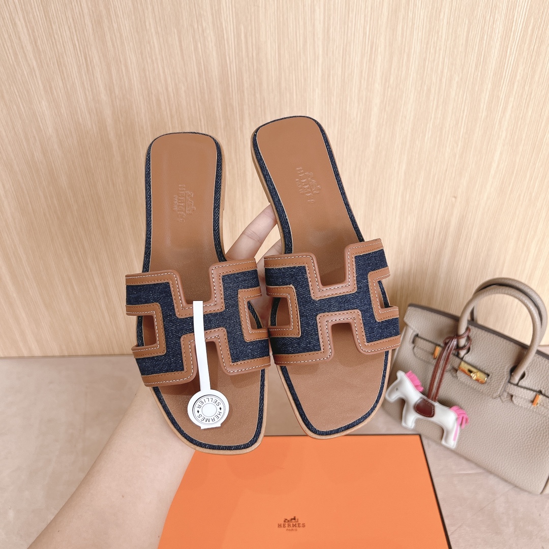 Hermes Oasis Sandal: Stylish & Versatile H-Slide with Calfskin Leather 6 i1726309860 3979 4