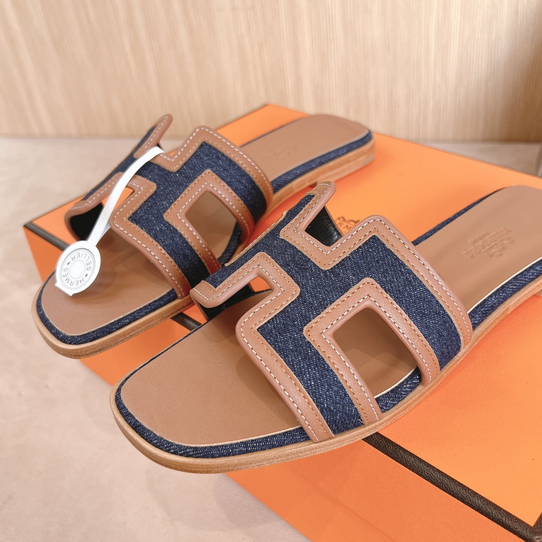 Hermes Oasis Sandal: Stylish & Versatile H-Slide with Calfskin Leather 9 i1726309860 7775 3