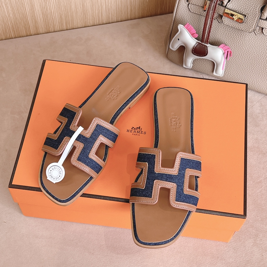 Hermes Oasis Sandal: Stylish & Versatile H-Slide with Calfskin Leather 4 i1726309860 7870 1