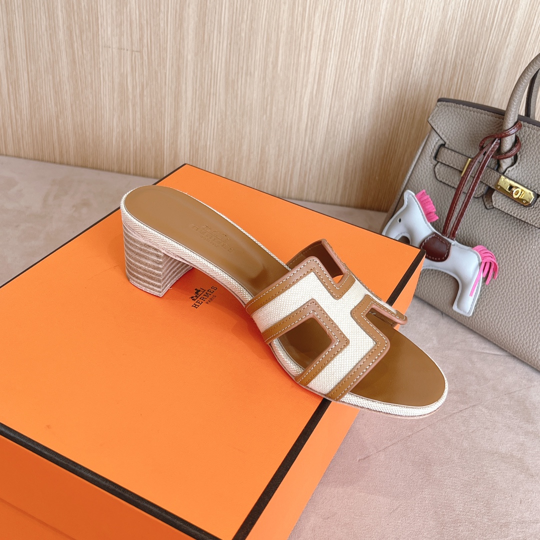 Hermes Oasis Heeled Sandals: Stylish, Comfortable, and Versatile Design 1 Hermes Oasis Heeled Sandals: Stylish, Comfortable, and Versatile Design