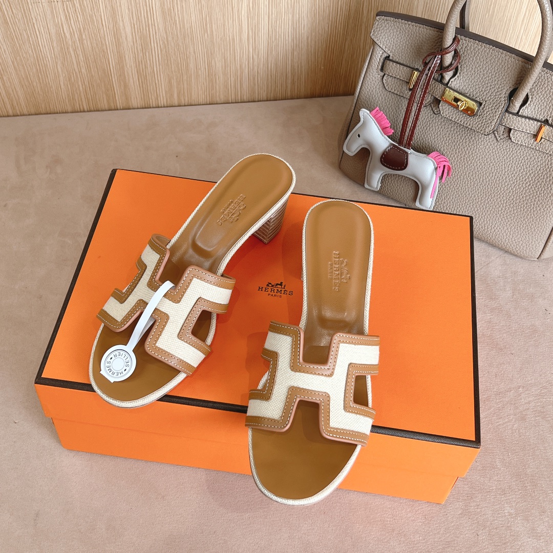 Hermes Oasis Heeled Sandals: Stylish, Comfortable, and Versatile Design 4 i1726309954 268 0