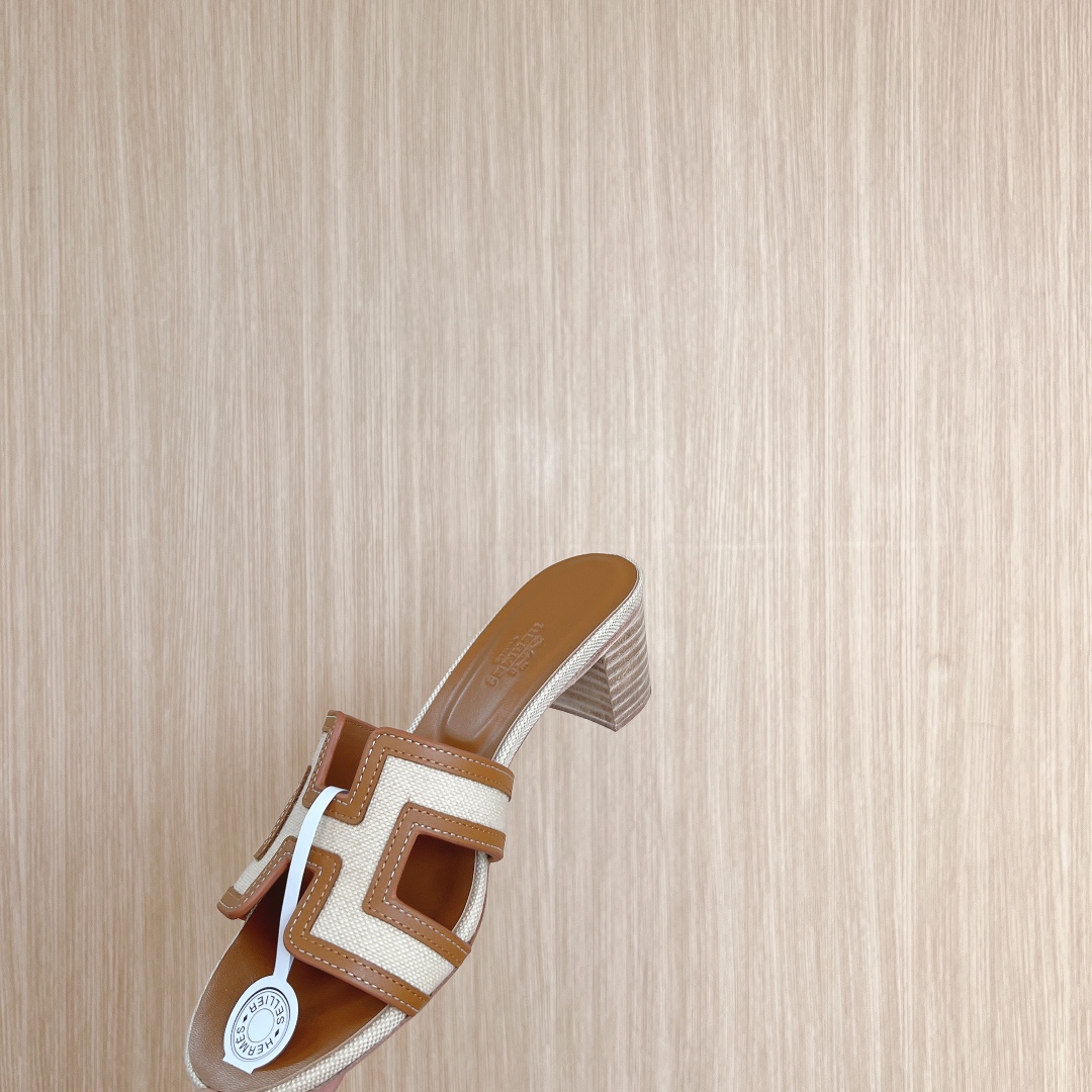 Hermes Oasis Heeled Sandals: Stylish, Comfortable, and Versatile Design 7 i1726309954 6903 2