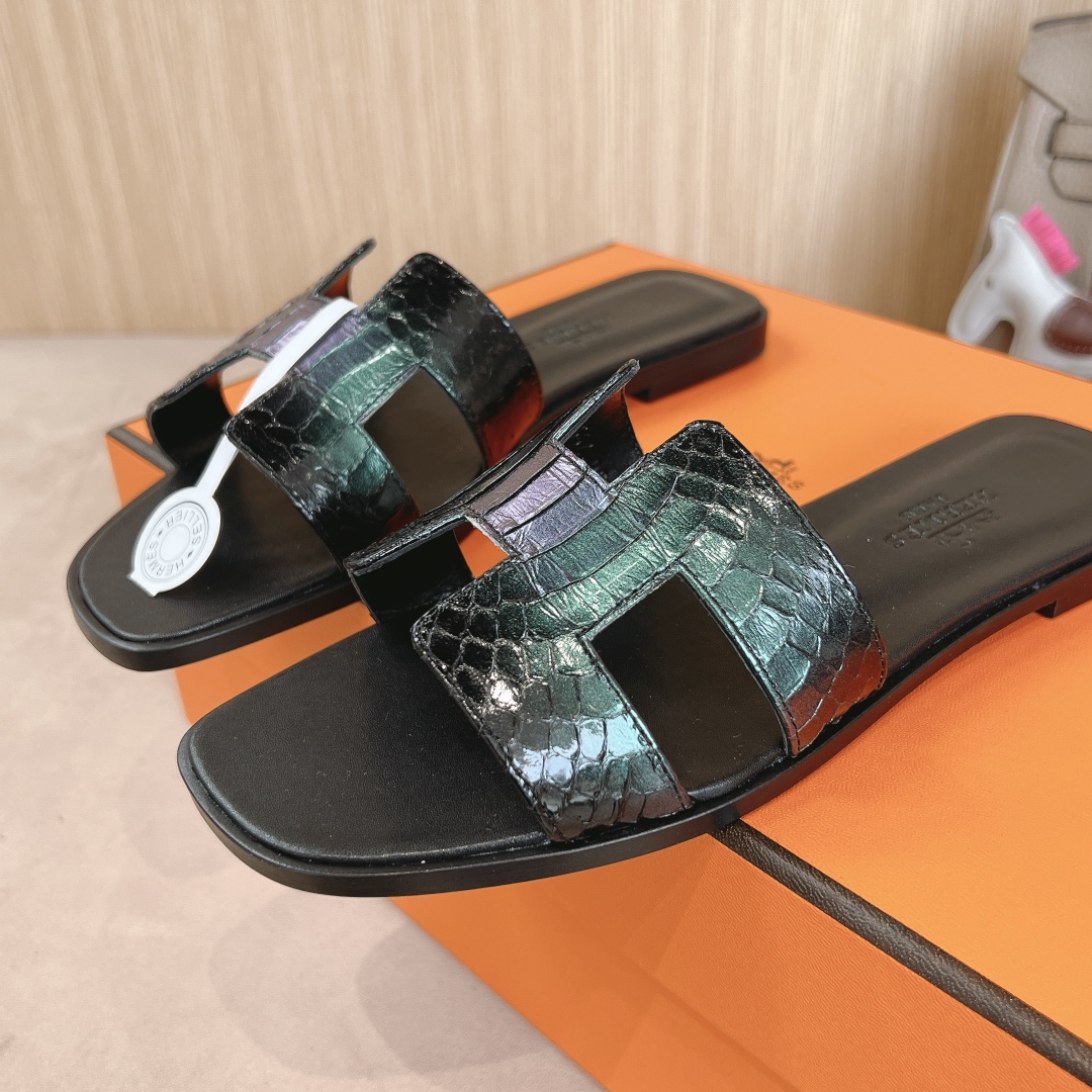 Hermes Oran Sandal: Stylish Snake Skin Design, Ultimate Comfort 9 i1726311658 9025 0