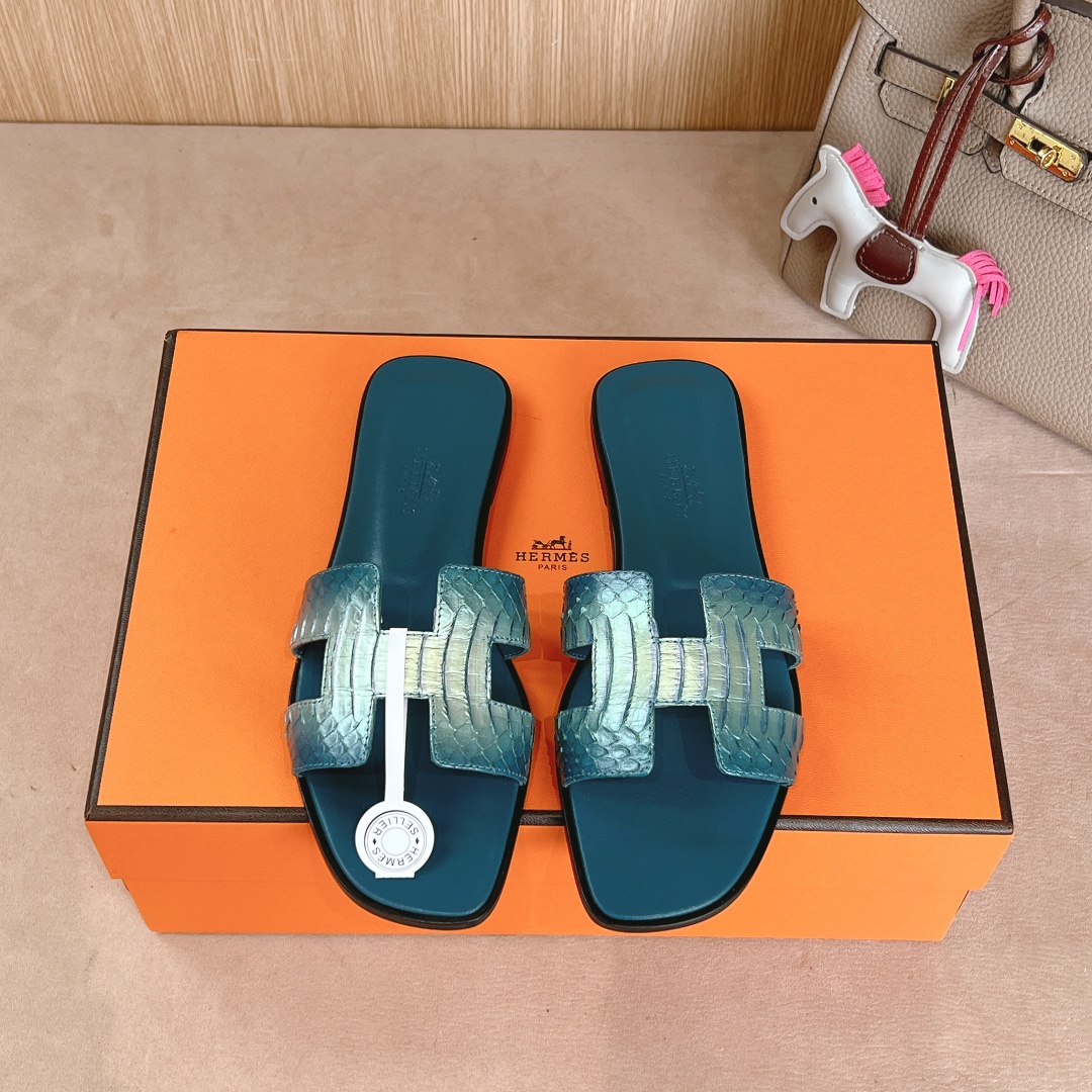 Hermes Oran Sandal: Stylish Snake-Print Leather Slides with Silk Scarf 2 i1726311705 2649 0