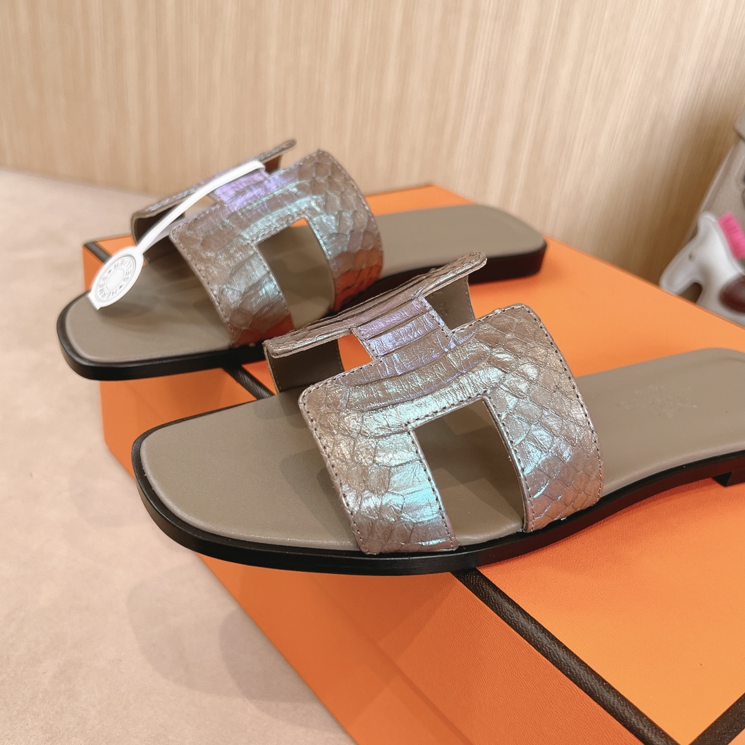 Hermès Oran Sandal: Snake Skin Leather Super Comfortable and Versatile 9 i1726311715 713 3