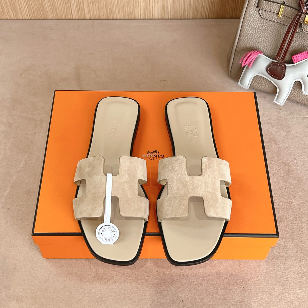 NO:240456,『 New color 』 Hermes H slippers Oran sandals series————————————————————————————————————————————————————————————————————————————————————————————————————————————————————————————————————————————————————————————————————————————————————————————————————————————————————————————————————————————————————————————————————————————————————————————————————————————————————————————————————————————————————————————————————————————————————————————————————————————————————————————————————————————————————————————————————————————————————————————————————————19860909『 新配色 』Hermes 爱马仕H拖鞋Oran凉鞋系列———————————时尚又百搭 超级舒服 每个细节都做到极致 原版丝绒面料 原版1:1独家私模鞋面/原版真皮沿条大底  包装: 每对鞋均配有两条H家系列丝巾 SIZE34~42（34.40.41.42定制不退不换）,拖鞋,hermes,hermes,sandals,slippers,Women's Shoes