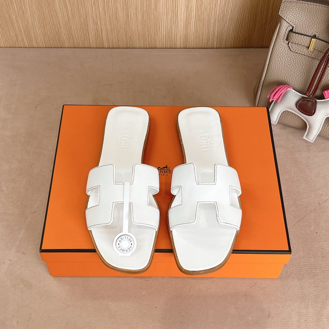 NO:248068,『Classic white all-inclusive midsole』Hermes H slippers Oran sandals series—————————————————————————————————————————————————————————————————————————————————————————————————————————————————————————————————————————————————————————————————————————————————————————————————————————————————————————————————————————————————————————————————————————————————————————————————————————————————————————————————————————————————————————————————————————————————————————————————————————————————————————————————————————————————————————————————————————————————————————————19860909『 经典白色全包中底 』Hermes 爱马仕H拖鞋Oran凉鞋系列———————————时尚又百搭 超级舒服 每个细节都做到极致 原版丝绒面料 原版1:1独家私模鞋面/原版真皮沿条大底  包装: 每对鞋均配有两条H家系列丝巾 SIZE34~42（34.40.41.42定制不退不换）,拖鞋,hermes,hermes,sandals,slippers,Women's Shoes