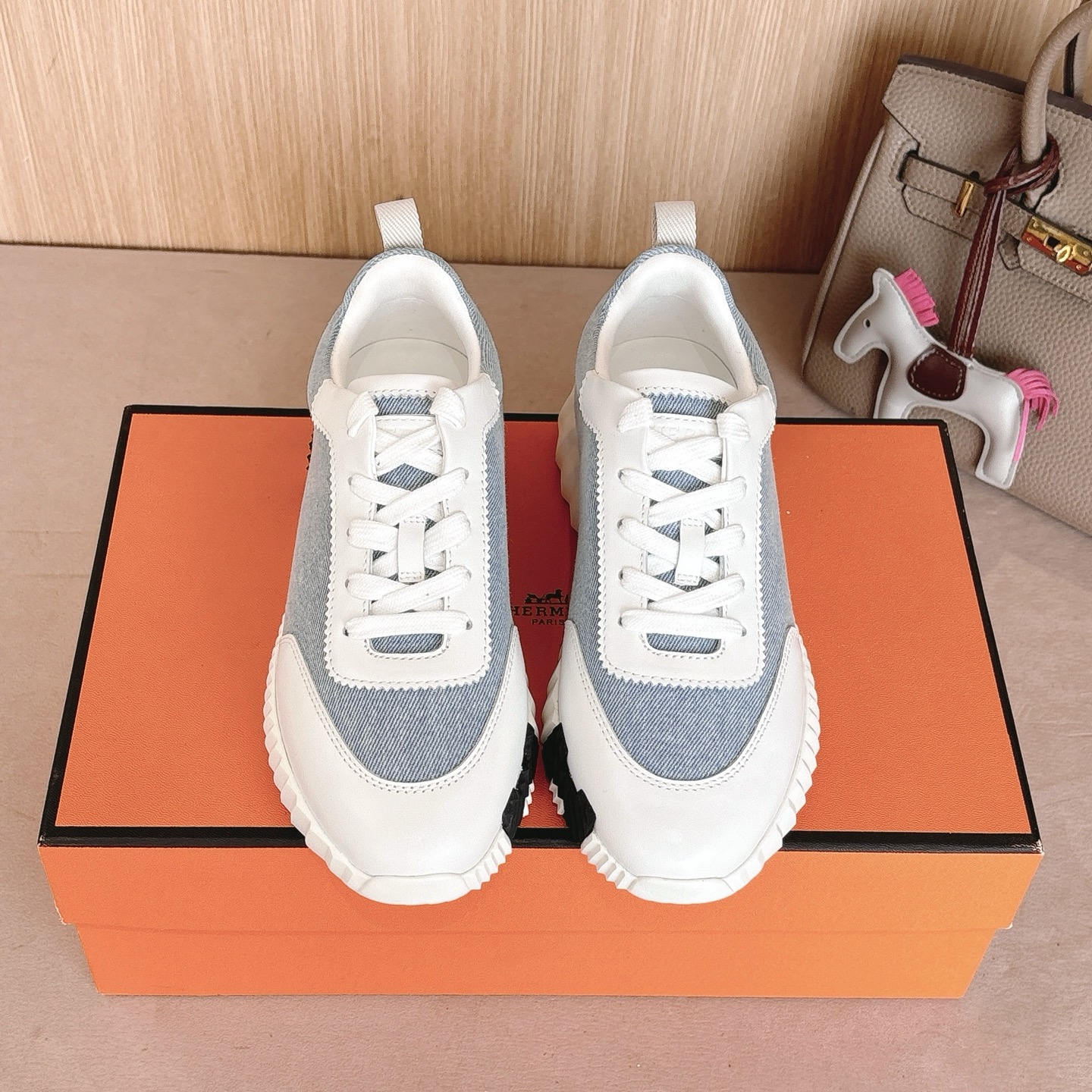 NO:240481,Women's 50 Hermes Bouncing sneakers series ————————————————————————————————————————————————————————————————————————————————————————————————————————————————————————————————————————————————————————————————————————————————————————————————————————————————————————————————————————————————————————————————————————————————————————————————————————————————————————————————————————————————————————————————————————————————————————————————————————————————————————————————————————————————————————————————————————————————————————————————————————————————19860909女款男款50Hermes Bouncing运动鞋系列 ———————————时尚又百搭 上脚超级舒服 轻盈鞋底装饰撞色图案 打造百搭时尚风格 每个细节都做到极致 独家定制私模H鞋底模具/原版定制小牛皮/内里混种羊皮/独家私模Tpr大底 Size:女35-41 男39-45（每对鞋多配一对鞋带）,休闲鞋/运动鞋,hermes,sneakers,cowhide,sheepskin,Women's Shoes