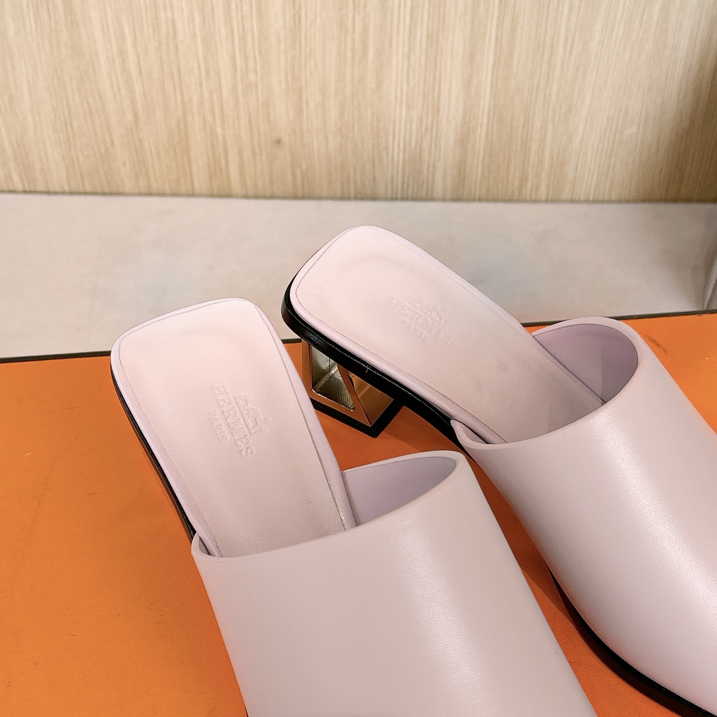 Hermes Kylie 60 Leather Heeled Sandals, Stylish and Comfortable 9 i1746209086007 3481 0 7