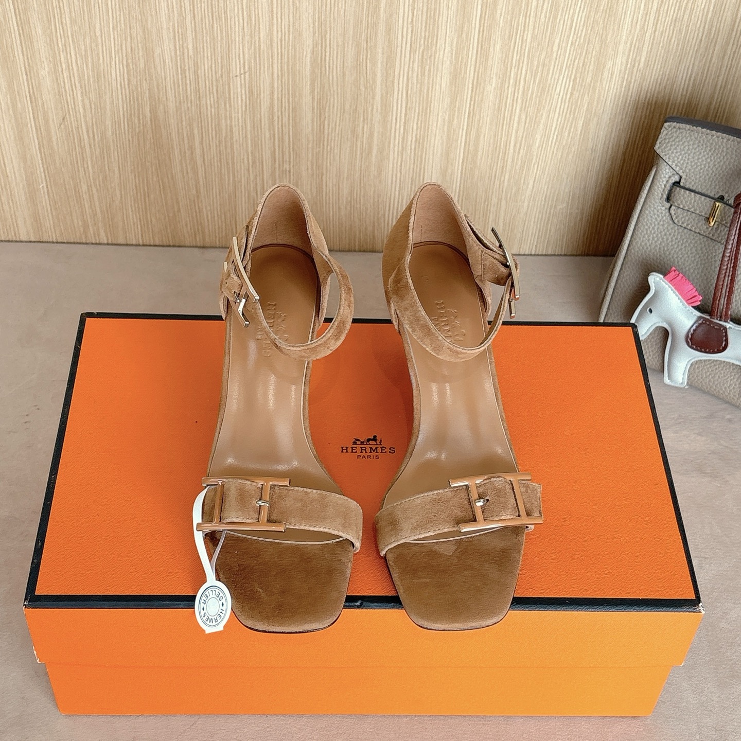 NO:265170,【7cm photo】New color Hermes Judy 70 high-heel sandals—————————————————————————————————————————————————————————————————————————————————————————————————————————————————————————————————————————————————————————————————————————————————————————————————————————————————————————————————————————————————————————————————————————————————————————————————————————————————————————————————————————————————————————————————————————————————————————————————————————————————————————————————————————————————————————————————————————————————————————————————————————19860909【7cm 组图】新配色Hermes 爱马仕 Judy 70高跟凉鞋———————————时尚又百搭 搭配Hapi鞋扣 超级舒服 每个细节都做到极致 搭配同色调标志性纯鞋扣 设计简约流畅 打造时尚柔美造型 原版小牛皮原版1:1独家私模鞋跟/原版真皮大底  跟高:10.5cm 7cm 4.5cm 三个跟高 SIZE34-43（34.40.41.42.43定制不退不换）,高跟鞋凉鞋,hermes,hermes,sandals,high heels,cowhide,Leather soles,Women's Shoes