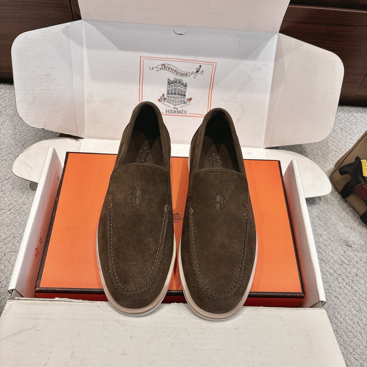 NO:706355,Men's model plus 50Hermes Hermès slip-on sneakers series——————————Fashionable and versatile Super comfortable Every detail is made to the extreme Original swift calfskin/suede Original 1:1 exclusive private mold upper/original private mold molded one-piece outsole SIZE women 35~41 men 39-46, loafers, hermes, hermes, stuart  weitzman,loafers,sneakers,cowhide,chamois leather19860909男款加50Hermes 爱马仕 一脚蹬运动鞋系列———————————时尚又百搭 超级舒服 每个细节都做到极致 原版swift小牛皮/麂皮 原版1:1独家私模鞋面/原版私模成型一体大底 SIZE女35~41 男39-46,乐福鞋,hermes,hermes,stuart weitzman,loafers,sneakers,cowhide,chamois leather,Women's Shoes