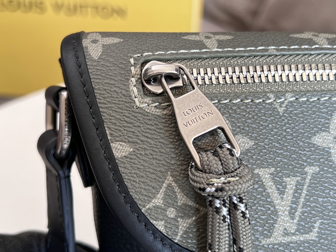 NO:206708,Model M12618 Top original single all steel hardware variable chip ulse mini handbag more details...,LV [top original single],louis vuitton19860909型号M12618 顶级原单全钢五金变码芯片ulse 迷你手袋更多细节......,LV【顶级原单】,louis vuitton,Bag