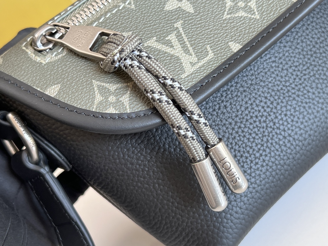 NO:206699,Top original single all-steel hardware variable code chip, model M12625 black, ulse postman bag more details..., LV [top original single], louis vuitton19860909顶级原单全钢五金变码芯片,型号M12625黑,ulse 邮差包更多细节......,LV【顶级原单】,louis vuitton,Bag