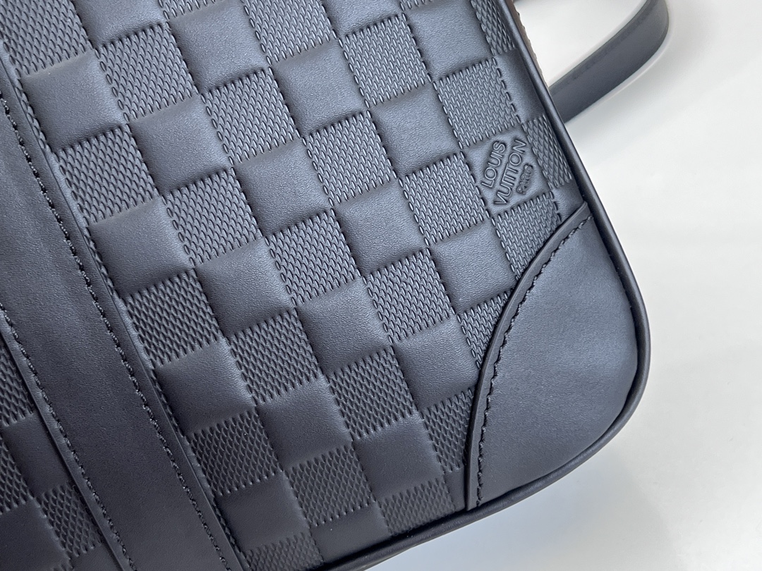 NO:212861,Exclusive real shot of the original overseas model N40444!  This voyage small briefcase is made of damier infini cowhide leather checkerboard, more details..., LV [top original list], louis vuitton, cowhide19860909海外原单型号N40444独家实拍！本款 voyage 小号公文包取材 damier infini 牛皮革棋盘格,更多细节......,LV【顶级原单】,louis vuitton,cowhide,Bag