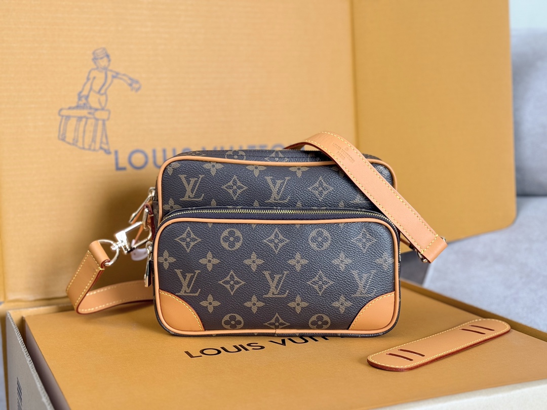 NO:206775,Genuine grade Top original single model M14016 old flower Top original single dynamic code nil handbag is fashionable and compact, belonging to the monogram archive series, and is made of monogram coated canvas and decorated with cowhide leather. The handbag combines retro details and modern elegant style, the corners are reinforced, and matched with pharrell williams' newly launched pearl zipper. The removable handle and strap are flexible and portable. 25.0 x 17.5 x 11.0 cm (Length x Height x Width), LV [Top original single], louis vuitton,cowhide19860909正品级 顶级原单型号M14016老花 顶级原单 动态变码 nil 手袋时尚小巧,属于 monogram archive 系列,以 monogram 涂层帆布制作包身,并饰以牛皮革镶边.手袋融合复古细节与现代雅致格调,包角经过加固,并搭配 pharrell williams 新近推出的珍珠拉链.可拆卸手柄与背带灵活便携.25.0 x 17.5 x 11.0 厘米 (长 x 高 x 宽),LV【顶级原单】,louis vuitton,cowhide,Bag