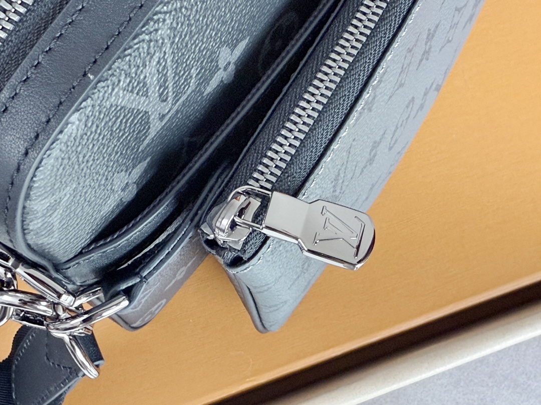 NO:205388,All-steel hardware top-level original single-variable chip model M69443 new version three-in-one postman package Tr, LV [top original list], louis vuitton19860909全钢五金顶级原单变码芯片型号M69443新版三合一邮差包Tr,LV【顶级原单】,louis vuitton,Bag