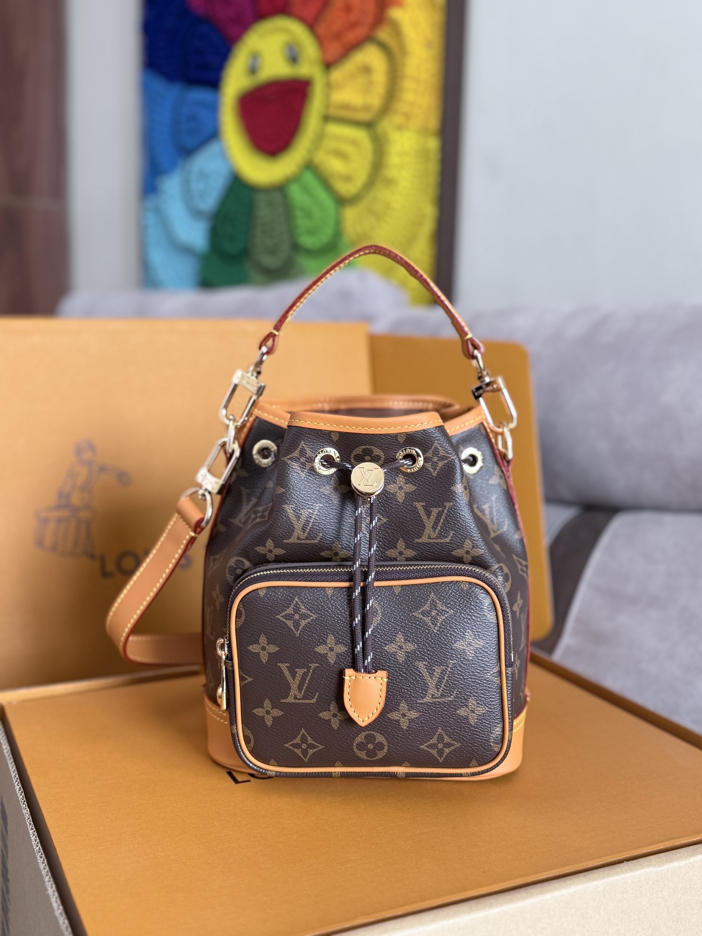 NO:206787,Genuine grade top-grade original single-code chip all-steel hardware [NO CARGO handbag] Universal model M14017 old-fashioned Noé Cargo bucket bag with Monogram canvas configuration and old-fashioned leather trim, inheriting the Noé bucket bag designed to carry champagne bottles in 1932. The wide front bag and fine details pay attention to the long history of Louis Vuitton, while meeting modern needs. The top handle and shoulder strap are removable for flexibility and portability. Size 24 x 16 x 22 cm, LV [top original list], louis vuitton, louis vuitton19860909正品级 顶级原单变码芯片全钢五金【NO CARGO 手袋】 男女通用款型号M14017老花Noé Cargo 水桶包以 Monogram 帆布构型,配以做旧感皮革饰边,传承了 1932 年为携带香槟酒瓶而设计的 Noé 水桶包.宽大前袋和精琢细节致意了路易威登的悠久历史,同时满足现代需求.顶部手柄和肩带均可拆卸,实现灵活便携. 尺寸24 x 16 x 22 厘米,LV【顶级原单】,louis vuitton,louis vuitton,Bag