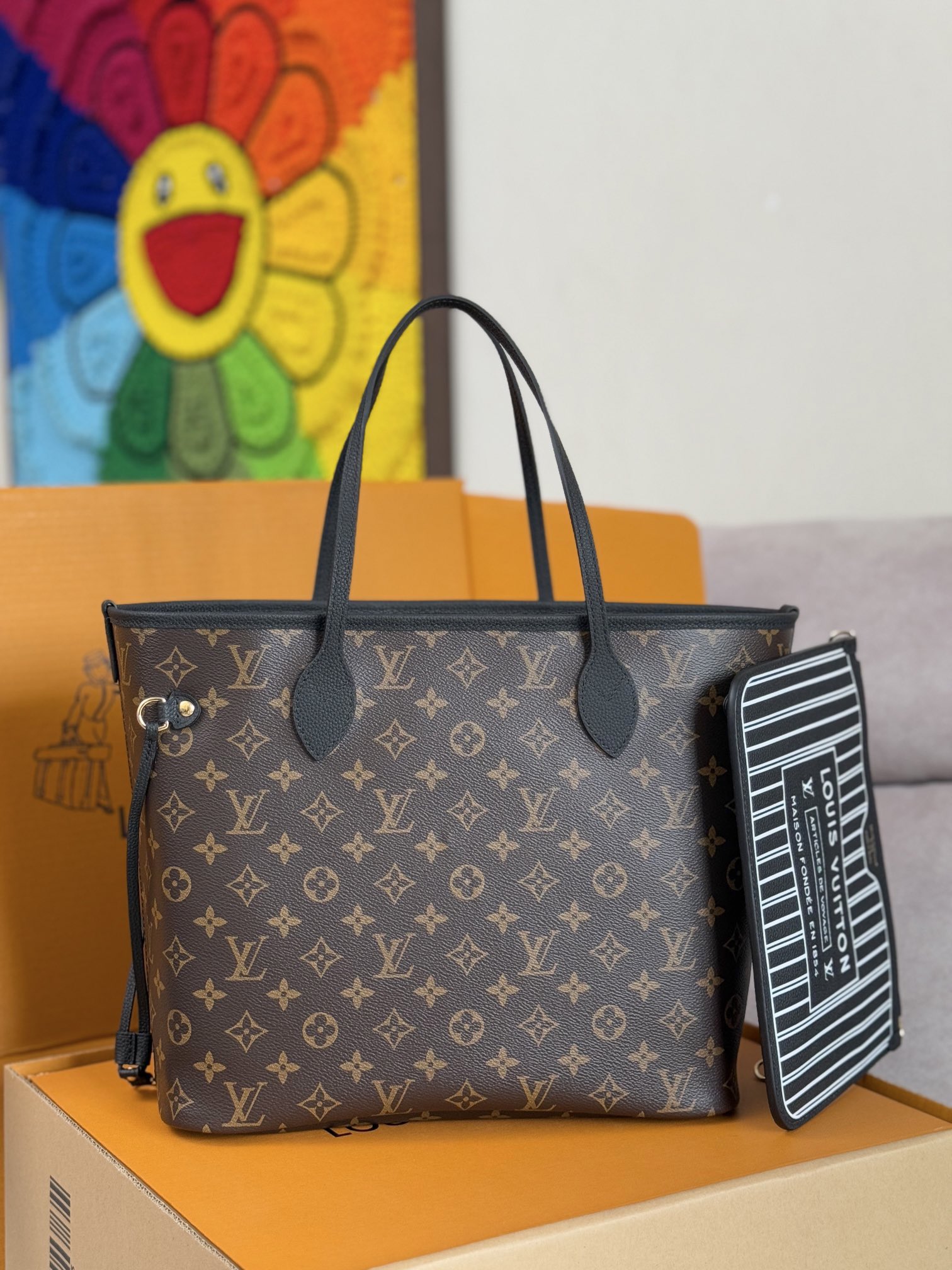 NO:213832,Top-grade original single all-steel hardware variable chip model M11946 black M12061 brown M40995 double-sided shopping bags, this legendary neverl full-sized handbag can always meet your various needs for a handbag. It has a large capacity but is not bulky, is crisp and soft, and is suitable for traveling at home. Tighten the side laces and immediately transform into a fashionable urban handbag. Loosen the laces and become a unique and practical handbag. The slender leather handle is suitable for shoulders and backs, and can be carried between the arms. The model shown here is made of damier azur canvas. Size 31x28x14cm, LV [top original laces], louis vuitton19860909顶级原单全钢五金变码芯片型号 M11946黑 M12061棕 M40995 双面可用购物袋,本款 极具传奇色彩的neverfull中号手袋 总是能够满足您对手提包的各种需要. 容量大却不显笨重,挺括而手感柔软,居家出行皆宜. 束紧侧边系带,立刻变身为一款时尚的都市手袋. 松开系带,又变成一款别致而实用的手提包. 细长的皮革手柄既宜肩背,亦可挽拎于臂间. 此处显示的此款以 damier azur 帆布制成.尺寸 31x28x14cm,LV【顶级原单】,louis vuitton,Bag