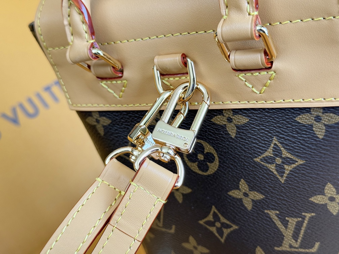 NO:207895,Top original single 163 chip all-steel hardware [soho mini backpack] Model M14651 old-fashioned soho mini small backpack displayed in monogram canvas material, LV [top original single], louis vuitton, backpacks19860909顶级原单163芯片全钢五金【soho mini 双肩包】 型号M14651老花 以monogram帆布材质展示的soho mini小背包,LV【顶级原单】,louis vuitton,backpacks,Bag