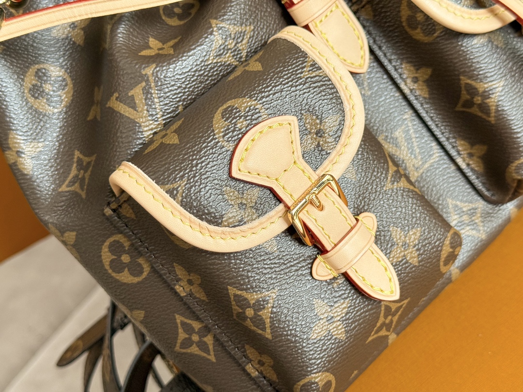 NO:582302,19860909原单品质163变码芯片,原单五金,型号M46932老花双肩包这款玲珑且实用的 Excursion 小号背包,更多细节......,LV【顶级原单】,louis vuitton,backpacks,Bag