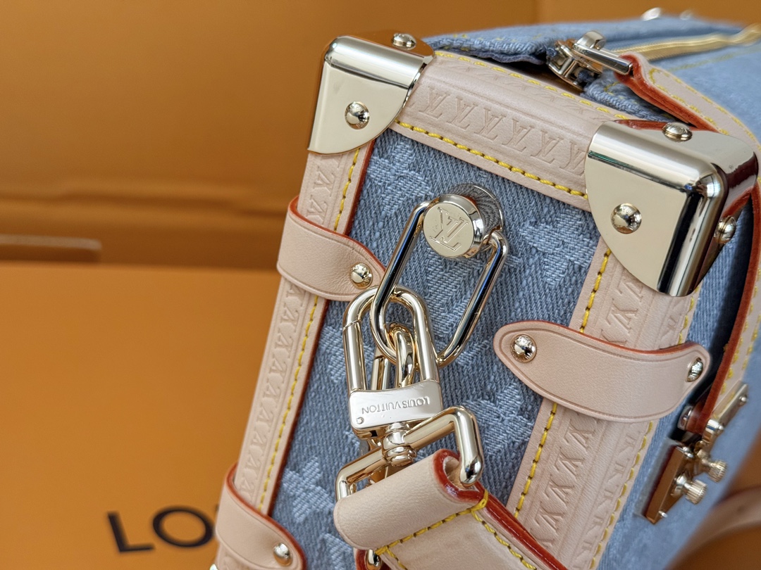 NO:210408,Top original single-pair version of light gold hardware [163C01 dynamic chip] model 13285 denim model, Side Trunk medium-sized handbag, more details..., LV [top original single], louis vuitton19860909顶级原单对版浅金五金【163C01动态芯片】型号13285牛仔款 ,Side Trunk 中号手袋,更多细节......,LV【顶级原单】,louis vuitton,Bag