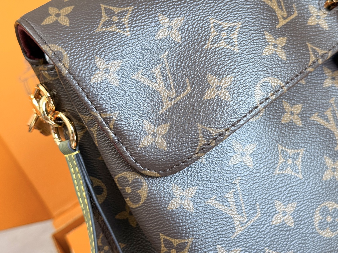 NO:213875,Top original single 163C01 variable code chip original single hardware, model M14473 old-fashioned, [HIDE AWAY medium-sized handbag] M14473 This Hide Away handbag has more details...,LV [Top original single],louis vuitton19860909顶级原单163C01变码芯片原单五金,型号M14473老花,【HIDE AWAY 中号手袋】M14473 本款Hide Away 手袋更多细节......,LV【顶级原单】,louis vuitton,Bag