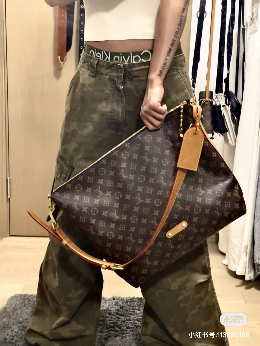 NO:213865,Top original 163C01 chip-to-version hardware, [LV METIS handbag] Model M14018 Pretty (retro) This Monogram canvas Métis makes a commitment with a self-advocacy. The Métis handbag focuses on lines and outlines. It not only has the versatility required by modern handbags, but also inherits the elegant and charming of Louis Vuitton. Two removable shoulder straps can be used for carrying, holding or shoulder back. Size 48x36x12cm, LV 【top original】, louis vuitton, louis vuitton19860909顶级原单163C01芯片对版五金,【LV METIS 手袋】型号M14018 老花（复古） 本款 Monogram 帆布打造的 Métis 以自我态度实践承诺. Métis 手袋着重线条与轮廓,它既具备了现代手袋所需的多功能性,又继承了路易威登传统的优雅迷人. 两条可脱卸肩带,可以用来手提、手挽或是肩背. 尺寸48x36x12cm,LV【顶级原单】,louis vuitton,louis vuitton,Bag