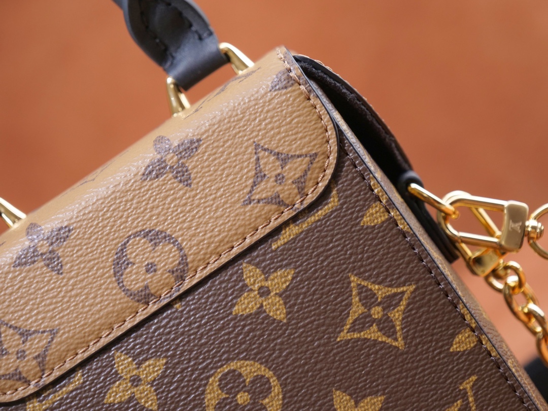 NO:557262,Exclusive real shot of 163 chip imported fabric, duty-free packaging, M82465 yellow flower, box bag, chain bag series, CAMERA BOX handbag, LV [top original order], louis vuitton19860909独家实拍163芯片进口面料 免税包装 M82465黄花 盒子包链条包系列 CAMERA BOX 手袋,LV【顶级原单】,louis vuitton,Bag